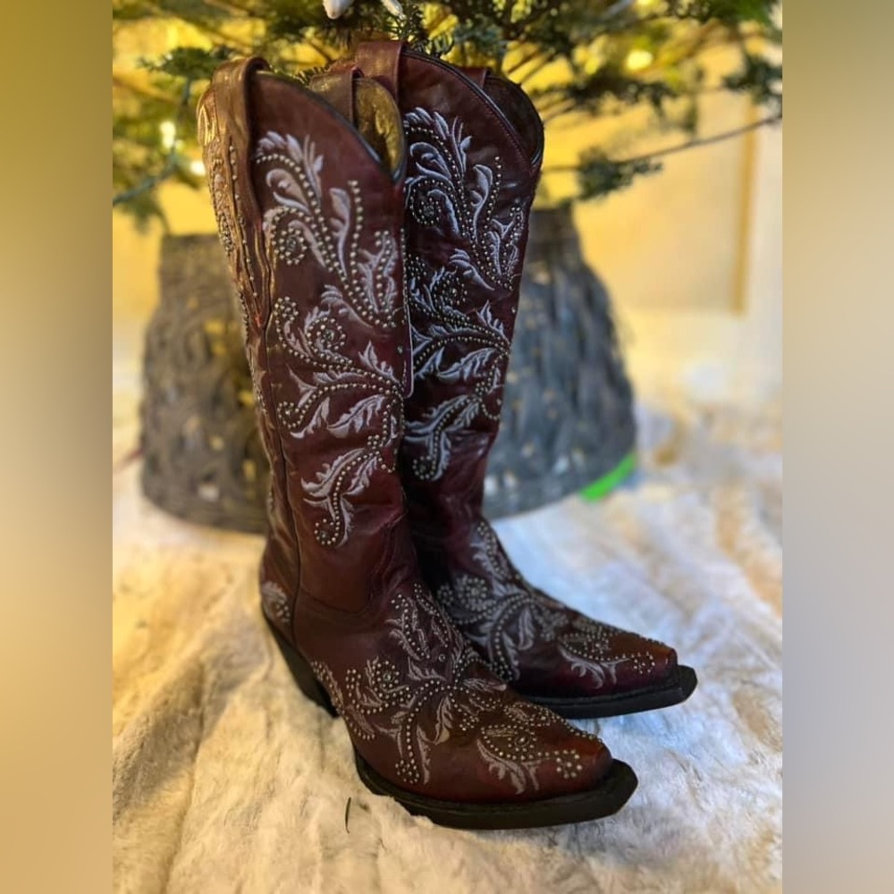 Womens sz 6 Lucchesse boots. New with tag never worn. Originally $544.